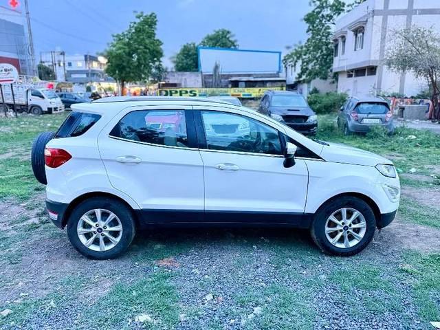 https://images10.gaadi.com/usedcar_image/4536065/original/processed_8779d709-a6b6-4ae5-bdb0-85b5387760be.jpeg?imwidth=6401