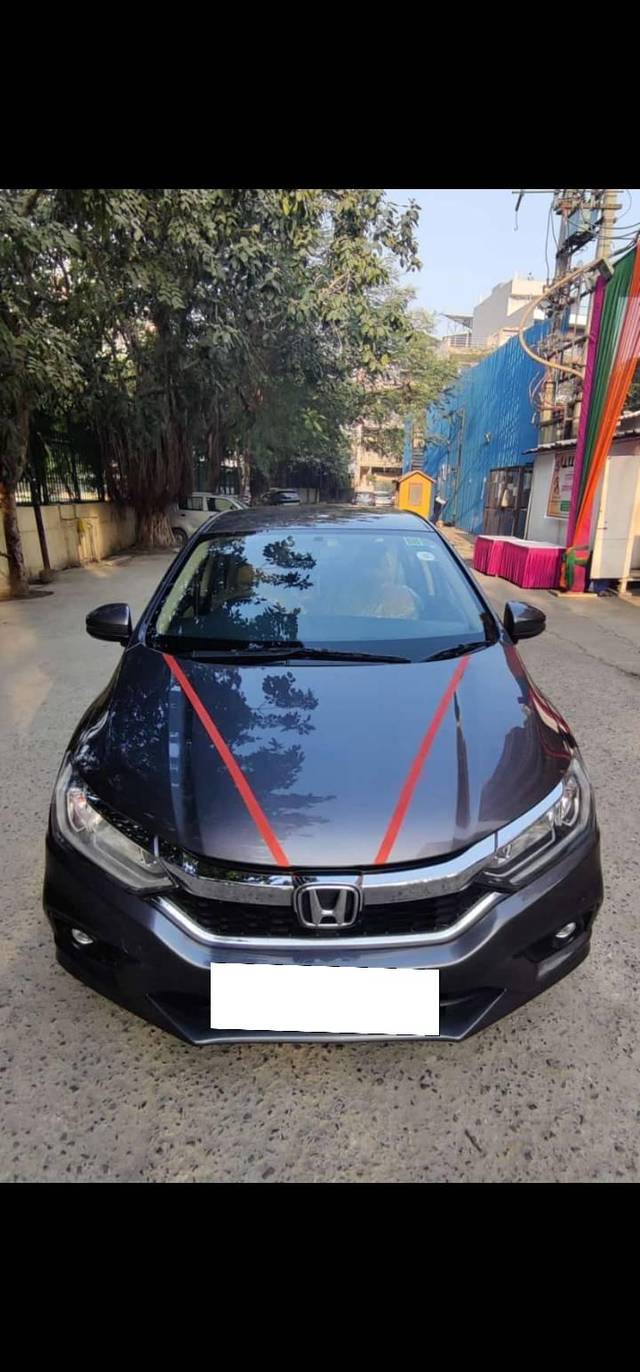 https://images10.gaadi.com/usedcar_image/4536079/original/processed_297311226f50ed55d887117aa5e86c35.jpg?imwidth=6401