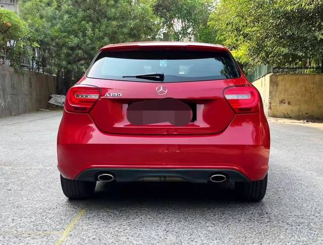 https://images10.gaadi.com/usedcar_image/4536080/original/processed_cfa4c827e034d0702d366e9ed3d41b42.jpg?imwidth=6401
