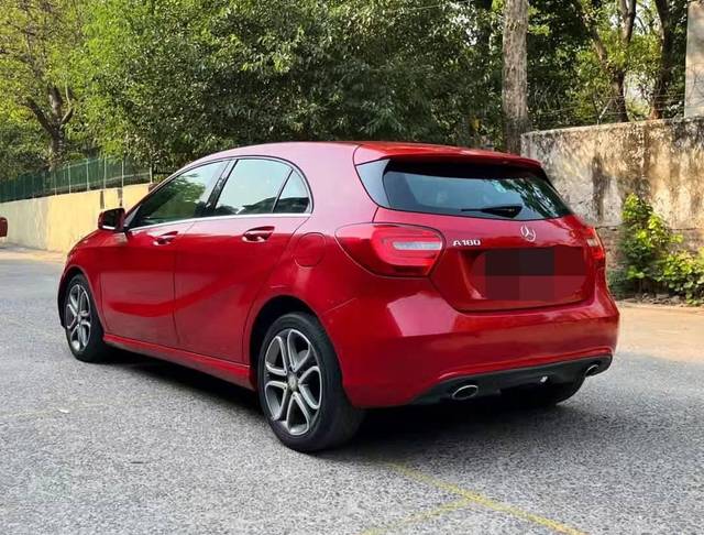 https://images10.gaadi.com/usedcar_image/4536080/original/processed_da671763521f10557c564172abfc12dd.jpg?imwidth=6402