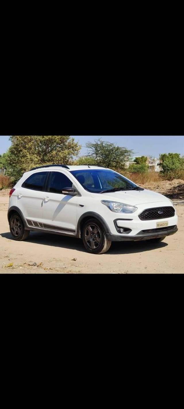https://images10.gaadi.com/usedcar_image/4536082/original/processed_ee01bffa14c98220e9fbd4279e54fadc.jpeg?imwidth=6400