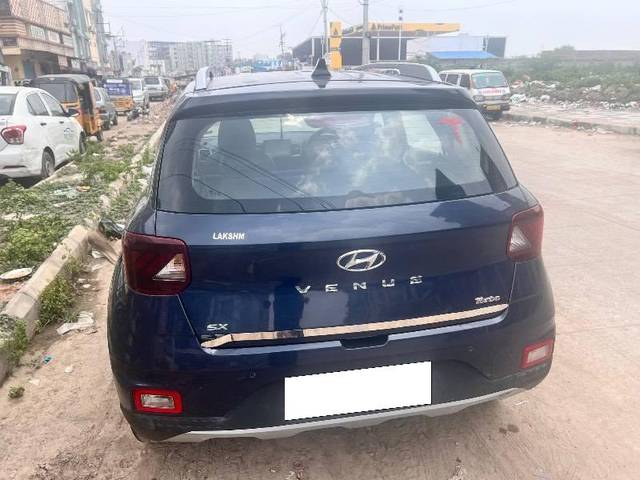 https://images10.gaadi.com/usedcar_image/4536094/original/processed_6ccae4e8-dd8a-4f30-be77-50a6749bd93c.jpeg?imwidth=6402