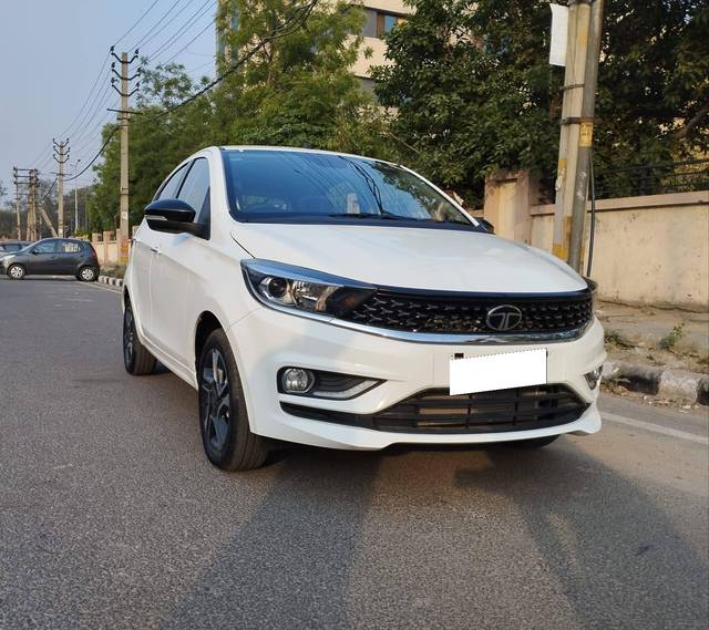 https://images10.gaadi.com/usedcar_image/4536138/original/processed_fa4cee6397752554e649e03bf49177d0.jpg?imwidth=6400