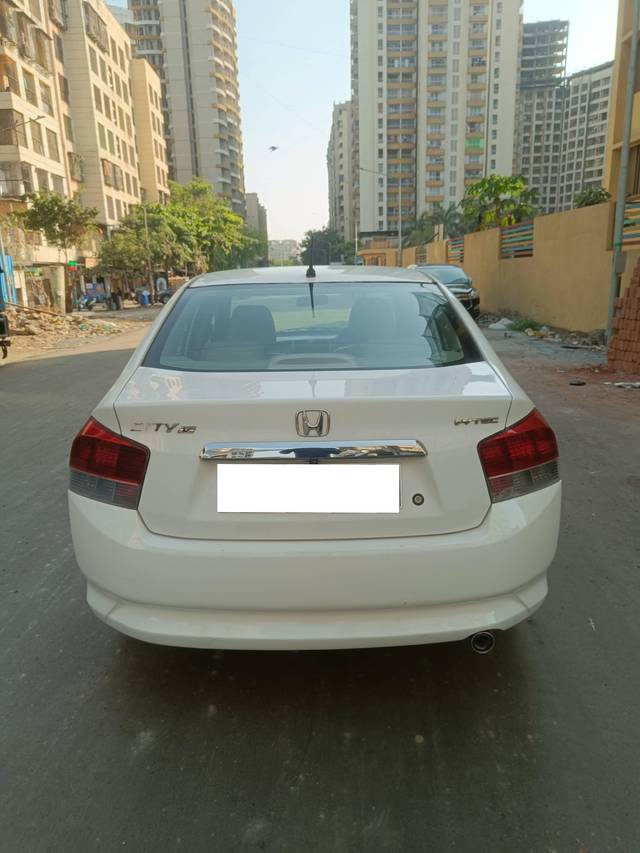 https://images10.gaadi.com/usedcar_image/4536183/original/processed_32e6a036d0cbf6b9a30613782651a97a.jpg?imwidth=6402