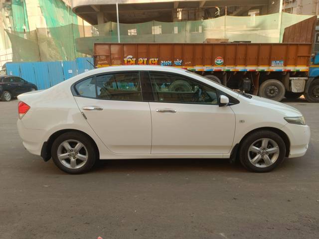 https://images10.gaadi.com/usedcar_image/4536183/original/processed_89eef44297676b4d1c25ed9e4b07b1fb.jpg?imwidth=6401