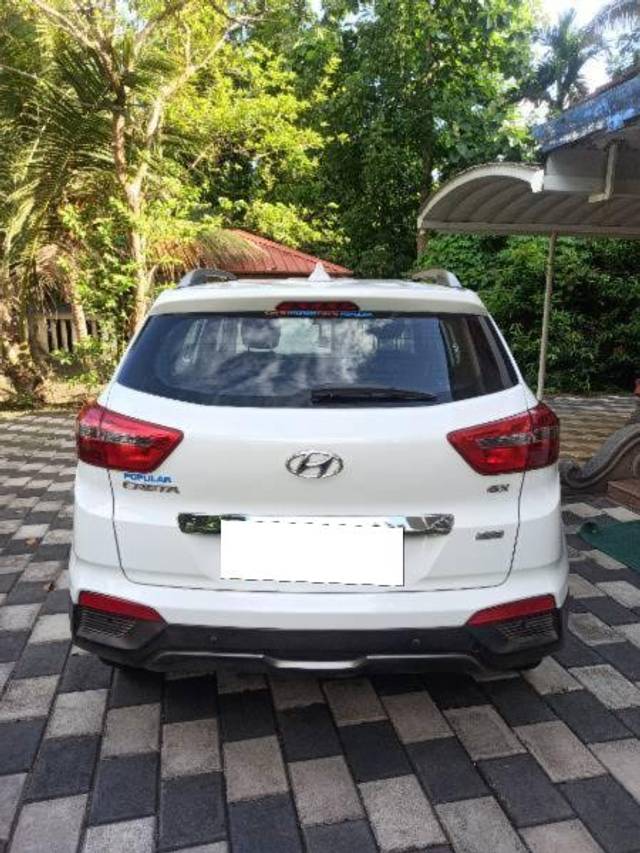 https://images10.gaadi.com/usedcar_image/4536192/original/processed_d442fba8-4816-49ae-bf89-2ef8b9f1c37e.jpg?imwidth=6401