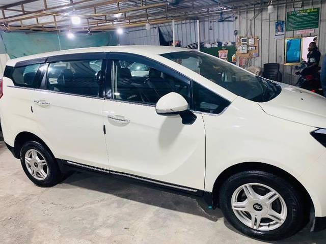 https://images10.gaadi.com/usedcar_image/4536193/original/processed_f29df652-b149-4693-973d-5ac0558bedb4.jpeg?imwidth=6400