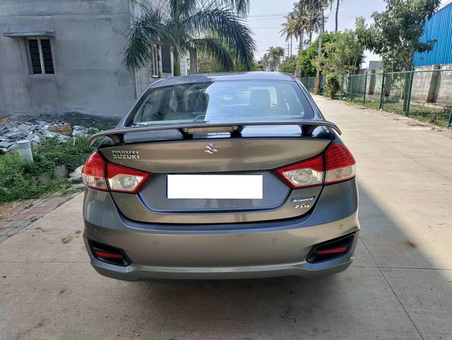 https://images10.gaadi.com/usedcar_image/4536211/original/processed_0205f93394b34ebaae94384e74036958.jpg?imwidth=6402