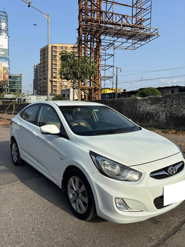 https://images10.gaadi.com/usedcar_image/4536232/original/processed_8cf949d26330c62ff298979fa125e2a3.jpeg?imwidth=6400