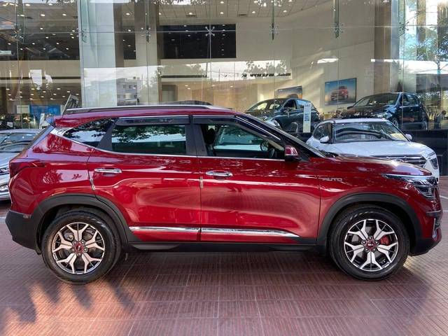 https://images10.gaadi.com/usedcar_image/4536236/original/processed_9e13e1265e5495498b3ba658f94fc444.jpg?imwidth=6401