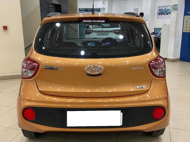 https://images10.gaadi.com/usedcar_image/4536237/original/processed_c18c02d299a96309cf27549b196d9181.jpg?imwidth=6402