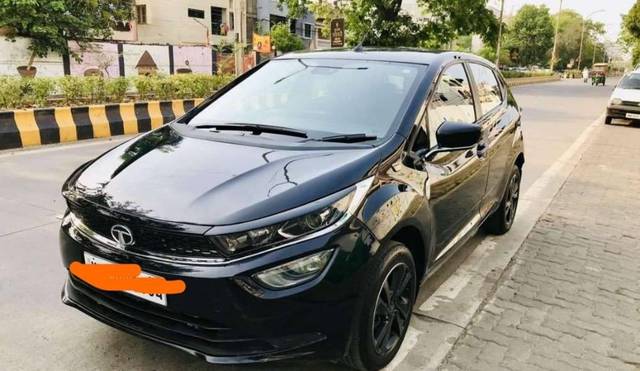 https://images10.gaadi.com/usedcar_image/4536238/original/processed_1d2ffe93-f22b-44c0-a5a0-30100ba5a0b0.jpeg?imwidth=6400