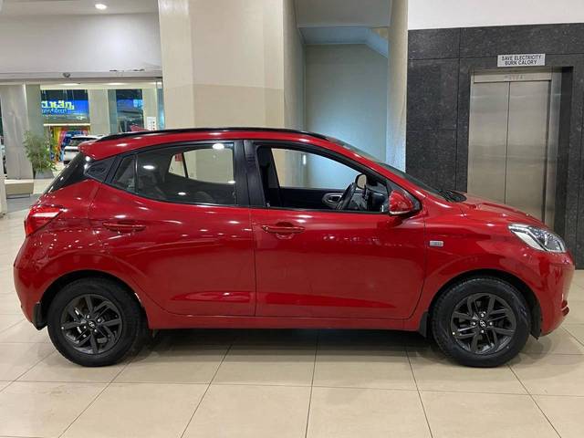 https://images10.gaadi.com/usedcar_image/4536244/original/processed_1c4592dfb72c7c9474bbc72941c8f484.jpg?imwidth=6401