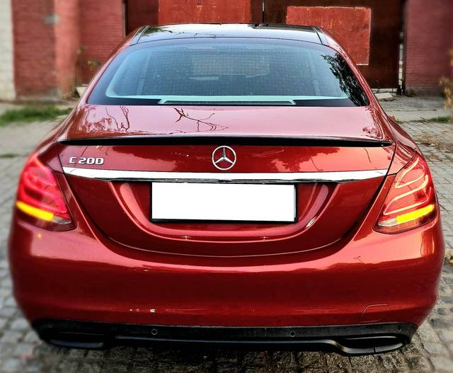 https://images10.gaadi.com/usedcar_image/4536286/original/processed_d36195e396207bf3bcfaaa40de78ecae.jpeg?imwidth=6401