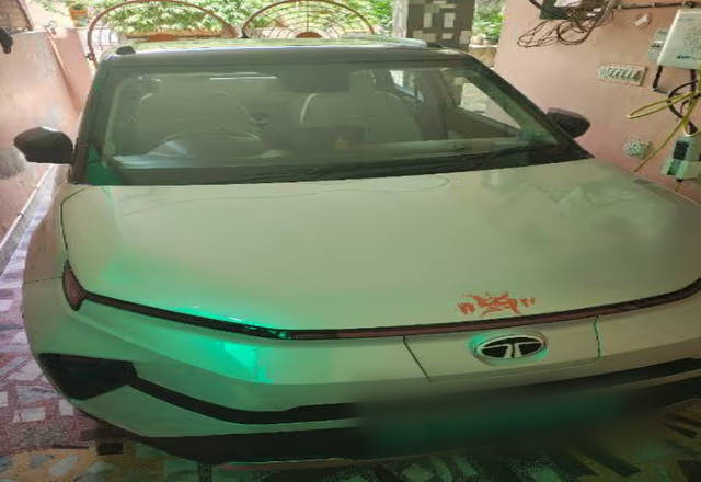 https://images10.gaadi.com/usedcar_image/4536289/original/b7491860-729b-43b4-a784-873c5dbcb75d.?imwidth=6400