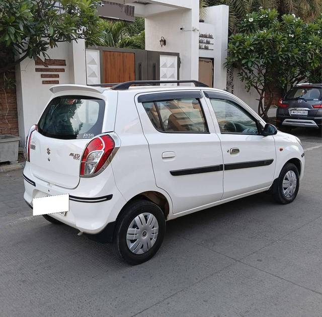 https://images10.gaadi.com/usedcar_image/4536308/original/processed_8a6817ffb2fea5abf8cbafc17cc2ce12.jpg?imwidth=6402