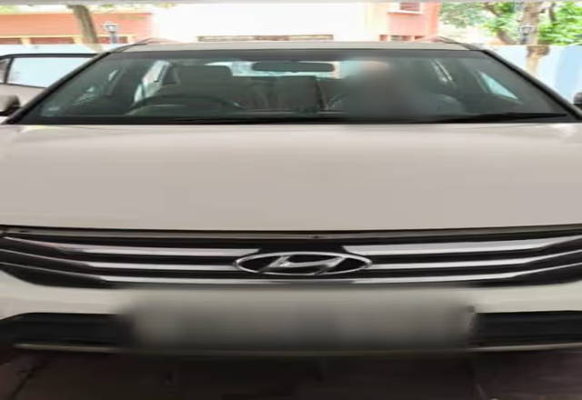 https://images10.gaadi.com/usedcar_image/4536309/original/88150646-b39c-4360-9572-c9c1d3a1c989.?imwidth=6400