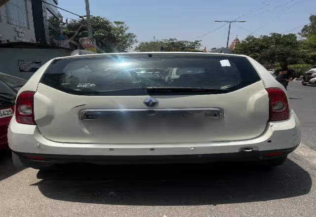 https://images10.gaadi.com/usedcar_image/4536314/original/acb2a96e-294e-4f5d-9a75-3228c4e1f65c.?imwidth=6401