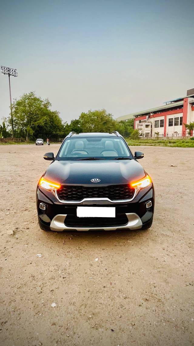 https://images10.gaadi.com/usedcar_image/4536316/original/processed_14607f17-e250-451b-9904-3b290d3ed0ef.jpg?imwidth=6400