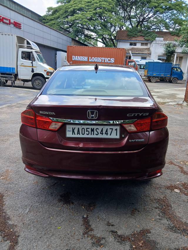 https://images10.gaadi.com/usedcar_image/4536319/original/processed_6edc42c3-a07b-4e14-8c4c-965e24967534.jpg?imwidth=6402