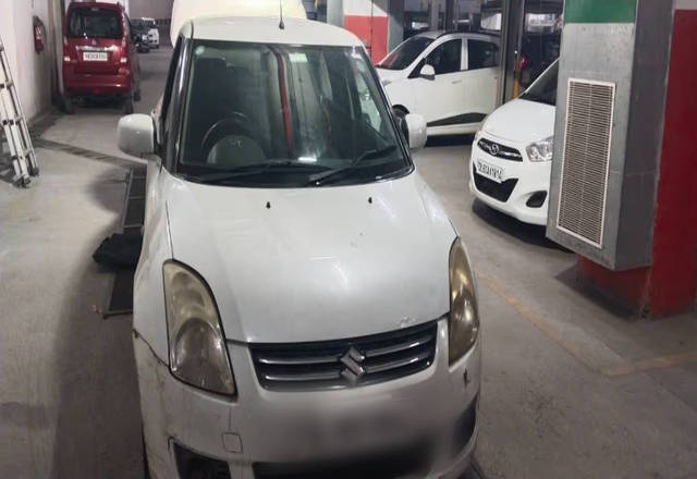 https://images10.gaadi.com/usedcar_image/4536324/original/6176d4e7-73f6-47b8-af5a-63e8f42f91d9.?imwidth=6400