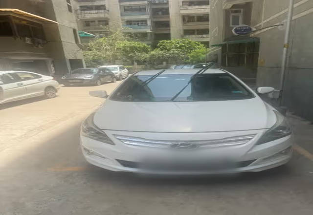 https://images10.gaadi.com/usedcar_image/4536379/original/483ee6ea-d4f7-4a24-b2c0-c61f5fae88bb.?imwidth=6402