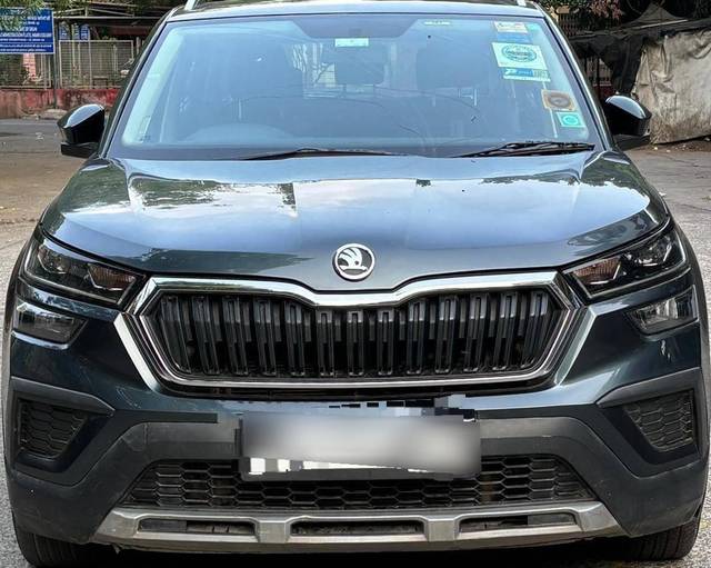 https://images10.gaadi.com/usedcar_image/4536389/original/processed_8c3f8b2179b960c77aa6cb248108aa21.jpg?imwidth=6401