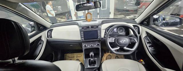 https://images10.gaadi.com/usedcar_image/4536412/original/582c9fd2be4ab565de7ebc81f80874d7.jpg?imwidth=6402
