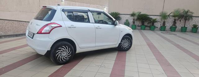 https://images10.gaadi.com/usedcar_image/4536414/original/processed_ce25fe07cf3dd917c8d82dc00ab92031.jpg?imwidth=6401