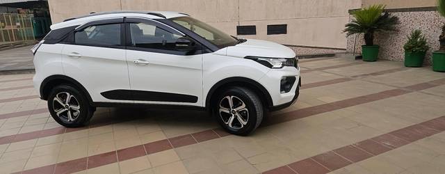 https://images10.gaadi.com/usedcar_image/4536417/original/processed_0e5dd20fc2b9f0bcf866efb9e154a605.jpg?imwidth=6400