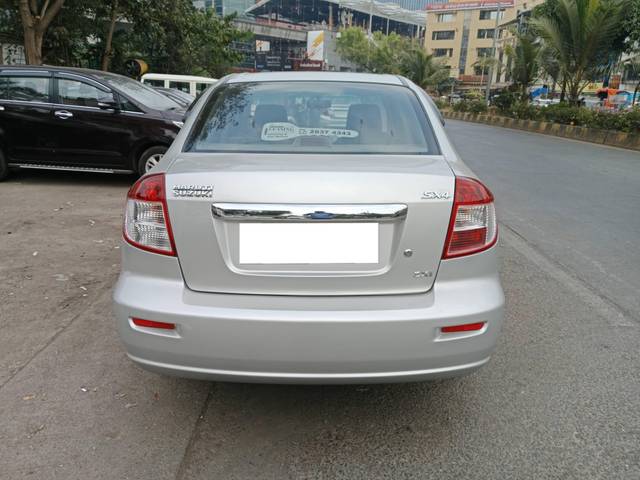 https://images10.gaadi.com/usedcar_image/4536466/original/processed_b25fbc9bf0b2eb965bff62b9fde832bb.jpg?imwidth=6401