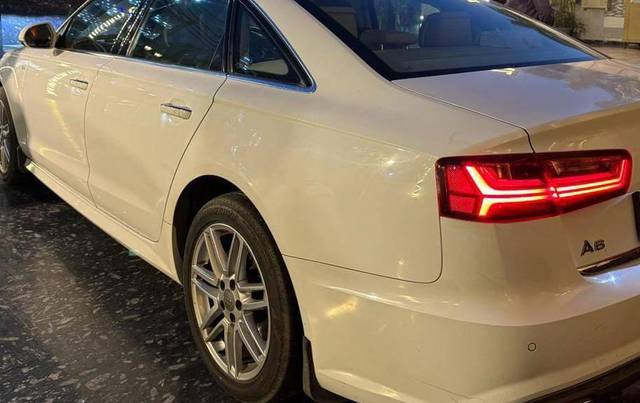 https://images10.gaadi.com/usedcar_image/4536467/original/processed_bcc9422a204728bc0aa3b4b25c6c20d6.jpg?imwidth=6402
