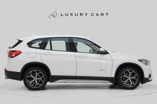 https://images10.gaadi.com/usedcar_image/4536468/original/processed_28685e2c2fb29e2addc1d546cae3aae0.jpg?imwidth=6401