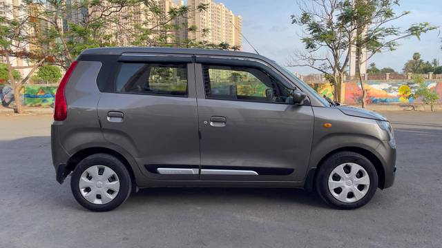 https://images10.gaadi.com/usedcar_image/4536469/original/processed_e4ccf308b4fad1770e35f3707e6b493f.jpg?imwidth=6401
