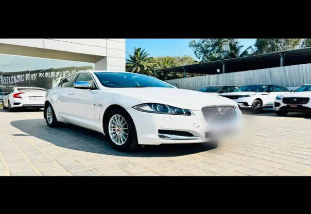 https://images10.gaadi.com/usedcar_image/4536472/original/e8b9e90d-b0e6-466f-8835-a504dbf6c1db.?imwidth=6400