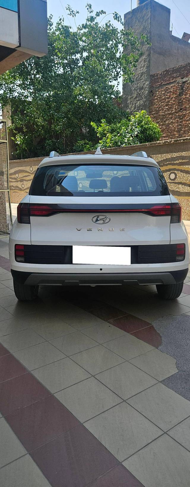 https://images10.gaadi.com/usedcar_image/4536475/original/processed_15bac04a1e53d7975f5a34f85db7c69d.jpg?imwidth=6401