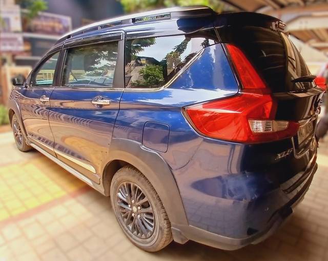https://images10.gaadi.com/usedcar_image/4536476/original/e4ced291fa624a359085446f8658f2fb.jpeg?imwidth=6402