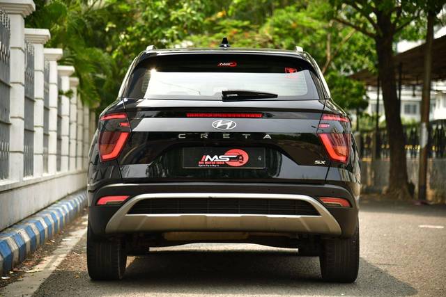 https://images10.gaadi.com/usedcar_image/4536481/original/processed_86c2030445dfa54d0e0b0289b52c827d.jpg?imwidth=6402