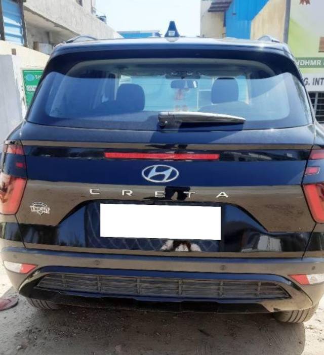 https://images10.gaadi.com/usedcar_image/4536485/original/processed_01068fb2-ef8f-4118-b5a5-9ff0a6d69c44.jpg?imwidth=6401