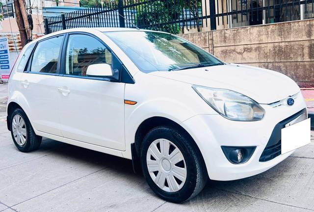 https://images10.gaadi.com/usedcar_image/4536490/original/processed_a97f278e75a97d7968fbd66dc5b5681b.jpg?imwidth=6400