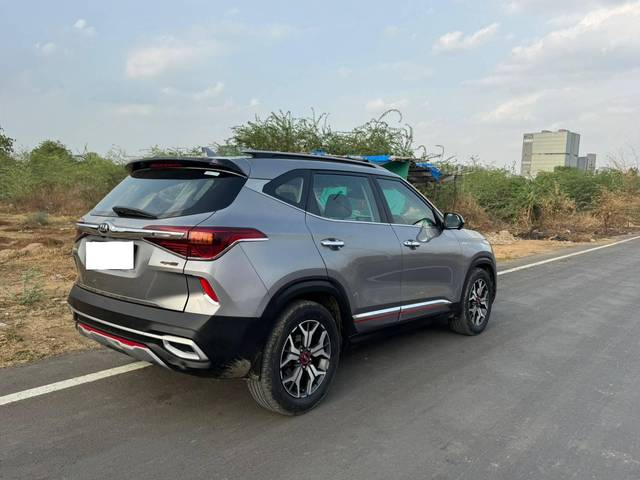 https://images10.gaadi.com/usedcar_image/4536495/original/processed_be2a3b9945006ea14e2fca5fc762d594.jpg?imwidth=6402