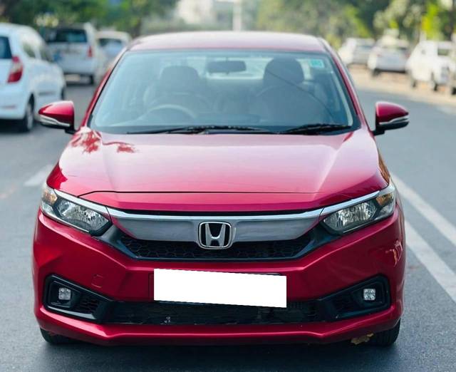 https://images10.gaadi.com/usedcar_image/4536512/original/processed_0dc44433d4956aaa211f55b97432ed5a.jpg?imwidth=6400
