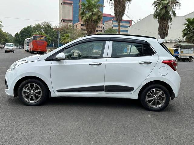 https://images10.gaadi.com/usedcar_image/4536514/original/processed_cbe17852ce0d9a3d8a87aa877da6a771.jpg?imwidth=6402