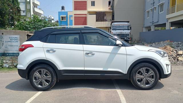 https://images10.gaadi.com/usedcar_image/4536516/original/processed_40f7edba70d5d988cad4cd8697a745fa.jpg?imwidth=6401