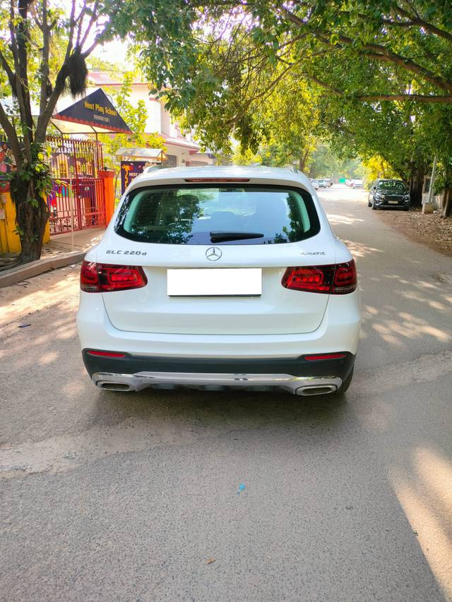 https://images10.gaadi.com/usedcar_image/4536517/original/processed_ccd67c17-50a8-4ba7-b742-59196df79a1d.jpg?imwidth=6401