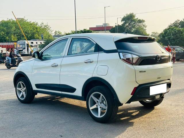 https://images10.gaadi.com/usedcar_image/4536519/original/processed_e5e85ea5b893f4f5c4c711de9ed221ed.jpg?imwidth=6402