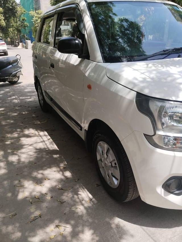 https://images10.gaadi.com/usedcar_image/4536528/original/processed_d05698ba51411503308d318358dec35f.jpg?imwidth=6400