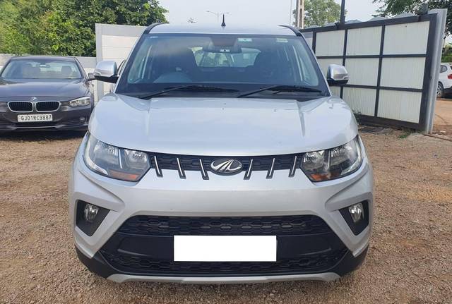 https://images10.gaadi.com/usedcar_image/4536561/original/processed_987d3d65-1cd9-4307-bce1-240fdc4351b0.jpg?imwidth=6401