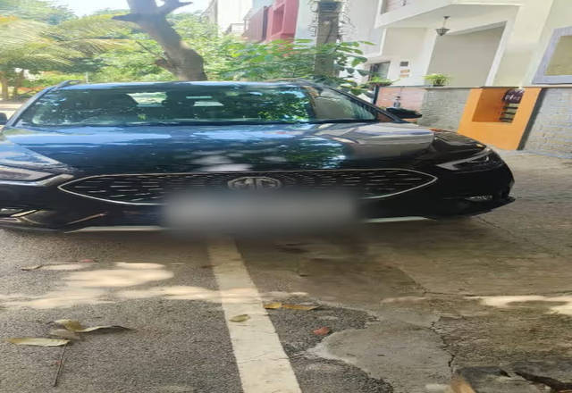 https://images10.gaadi.com/usedcar_image/4536577/original/278fe1c2-491d-4266-99c3-eece7ee6d827.?imwidth=6400