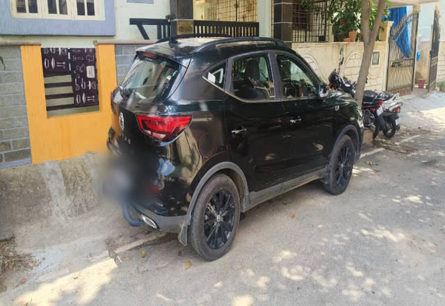 https://images10.gaadi.com/usedcar_image/4536577/original/f903a88a-8c3e-4e72-9a2b-c73c2fcb84ca.?imwidth=6401